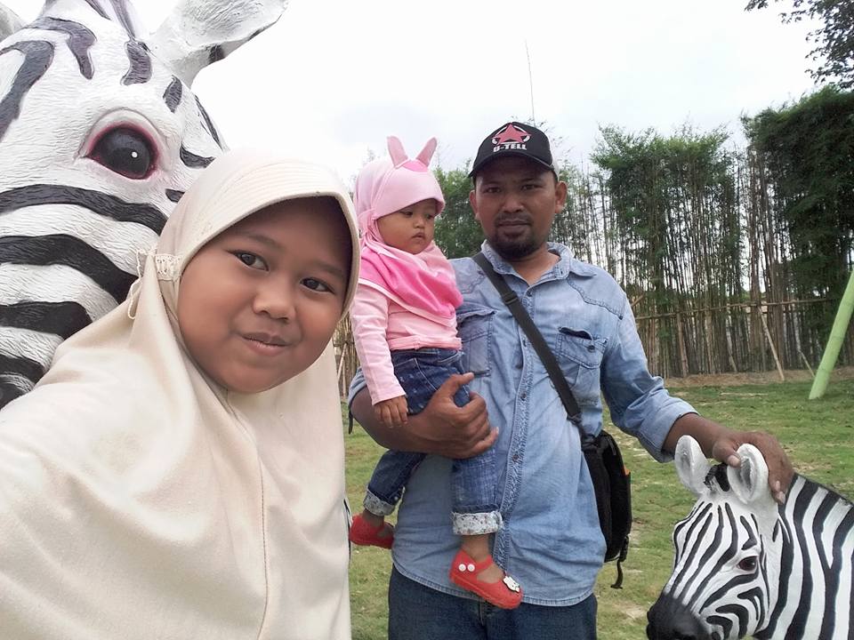 Jakaria family